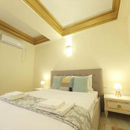 Laroka House Luxury Apartment City Center Universitate Bucureşti Ngoại thất bức ảnh