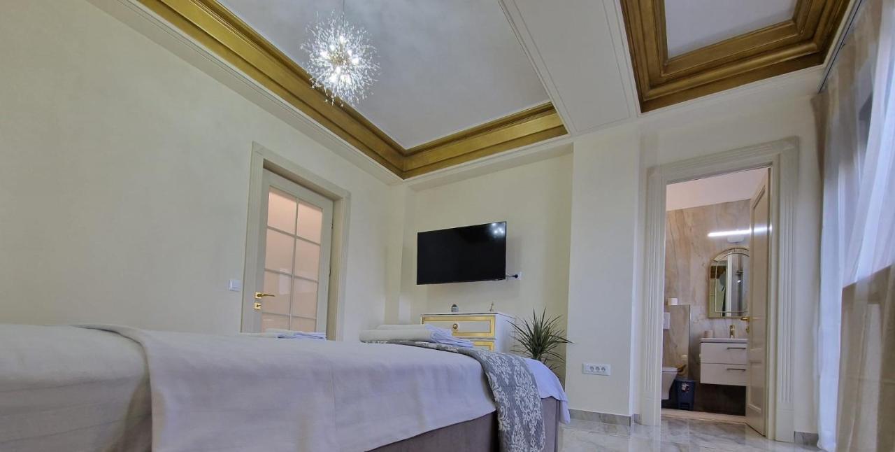 Laroka House Luxury Apartment City Center Universitate Bucureşti Ngoại thất bức ảnh